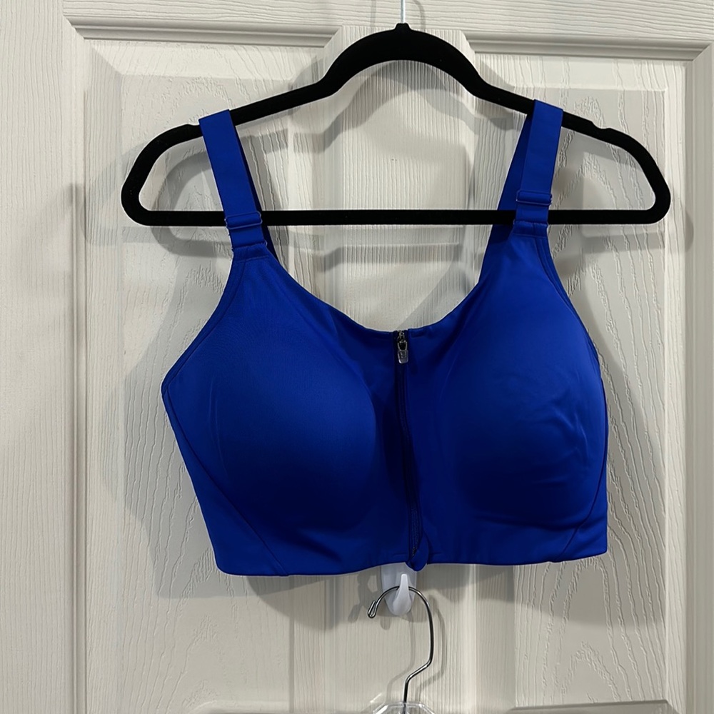 NWOT all in motion front zip sports Bra 38DD